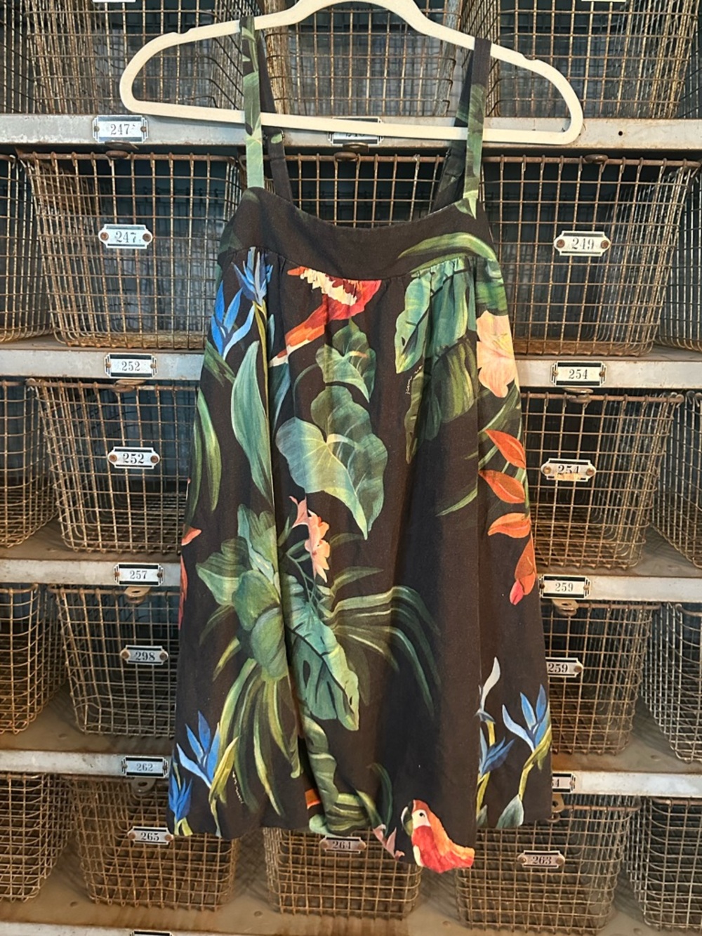 FARM Rio Black Midnight Macaw Fiesta
Linen Blend Mini Dress Size: Small 🦜🌴 - Picture 5 of 14